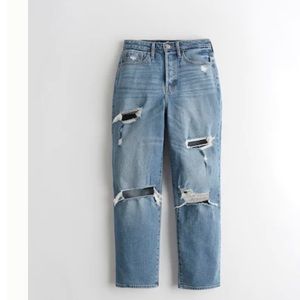 Hollister 

Ultra High-Rise Vintage Straight Jeans
647143416